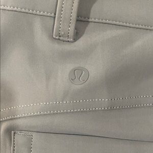 lululemon athletica High Waist Shorts - Light Gray